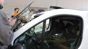 sostituzione-cristallo-auto-mogliano-treviso-venezia-fase-2